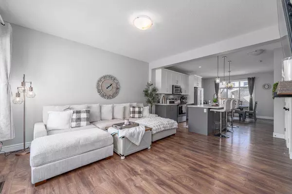 18 Clydesdale CRES, Cochrane, AB T4C2S5