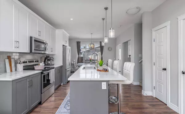 18 Clydesdale CRES, Cochrane, AB T4C2S5