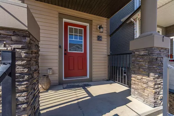 18 Clydesdale CRES, Cochrane, AB T4C2S5