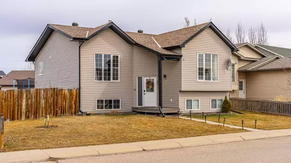 520 Carriage Lane DR, Carstairs, AB T0M0N0
