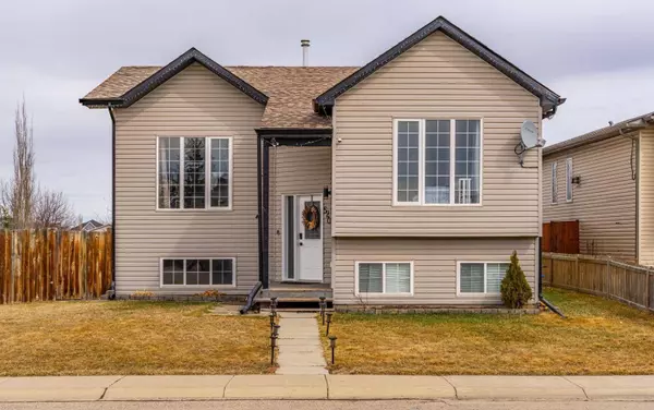 520 Carriage Lane DR, Carstairs, AB T0M0N0