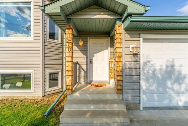 130 Meadowpark DR, Carstairs, AB T0M0N0