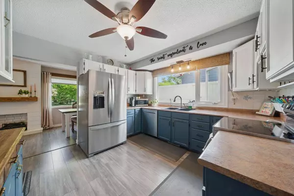 225 2 AVE NE, Airdrie, AB T4B 2B8