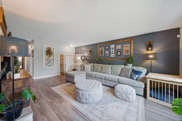 225 2 AVE NE, Airdrie, AB T4B 2B8