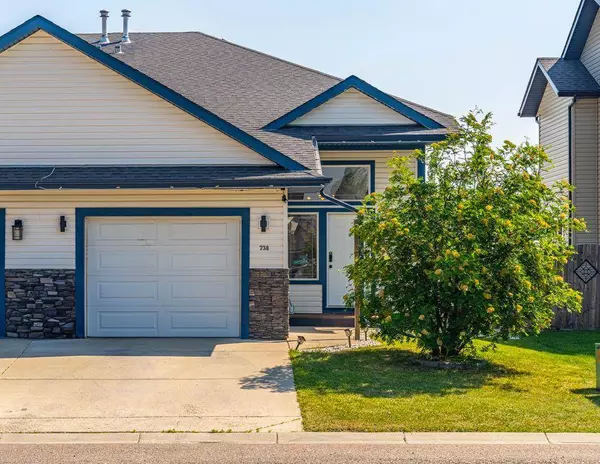 738 Carriage Lane DR, Carstairs, AB T0M 0N0
