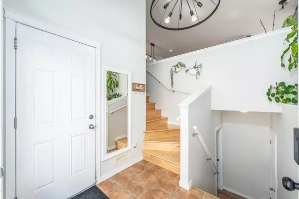 738 Carriage Lane DR, Carstairs, AB T0M 0N0