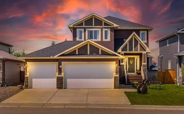 703 West Highland Link, Carstairs, AB T0M 0N0