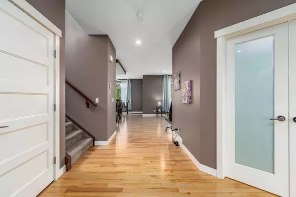 703 West Highland Link, Carstairs, AB T0M 0N0