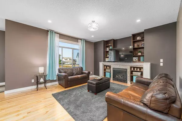 703 West Highland Link, Carstairs, AB T0M 0N0