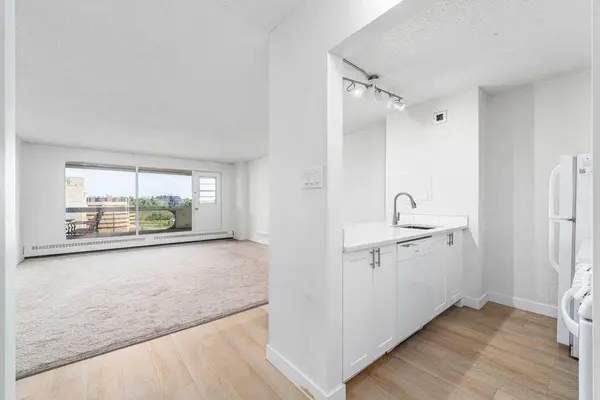 221 6 AVE SE #1504, Calgary, AB T2G 4Z9