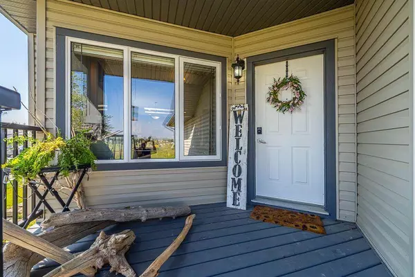 1015 Carriage Lane DR, Carstairs, AB T0M 0N0