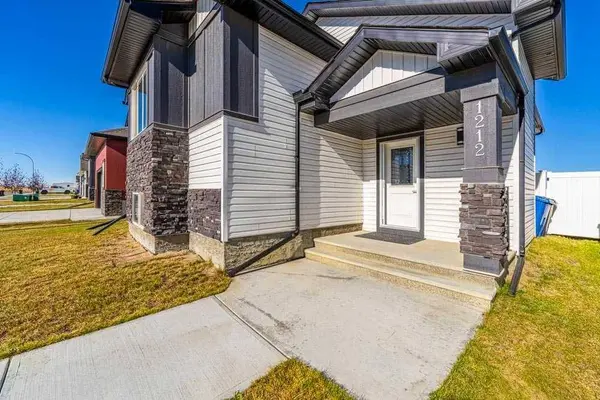 1212 Iron Landing WAY, Crossfield, AB T0M0S0