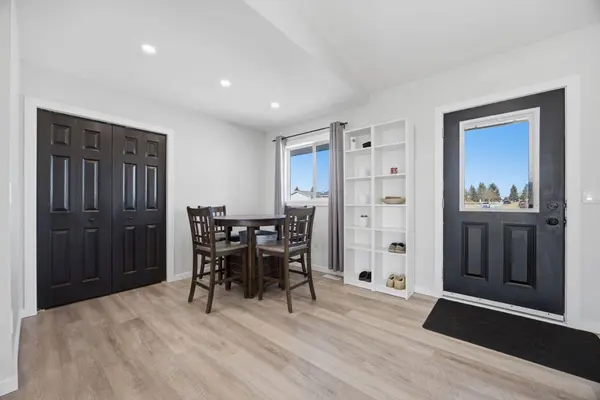 531 Pioneer DR W, Irricana, AB T0M 1B0