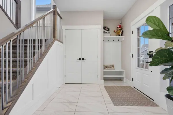 1334 Lackner BLVD, Carstairs, AB T0M 0N0