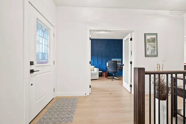 57 Mackenzie WAY, Carstairs, AB T0M 0N0