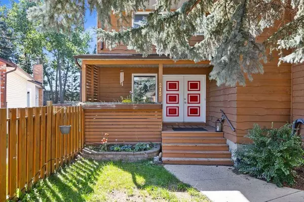 215 Ranchview CT NW, Calgary, AB T3G 1A5