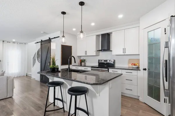 124 Cranston Gate SE, Calgary, AB T3M 0Z5