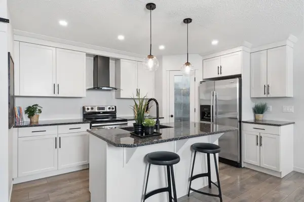 124 Cranston Gate SE, Calgary, AB T3M 0Z5