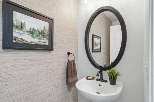 124 Cranston Gate SE, Calgary, AB T3M 0Z5