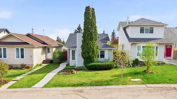 35 Millbank RD SW, Calgary, AB T2Y 2B6