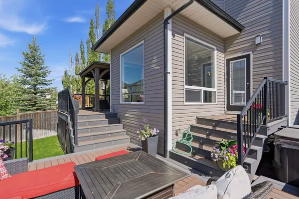212 Willowmere Close, Chestermere, AB T1X 1S2