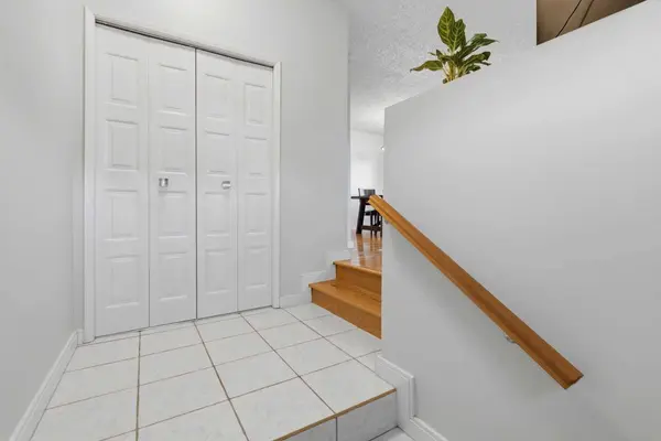 3602 Cedarille DR SW, Calgary, AB T2W 5B2