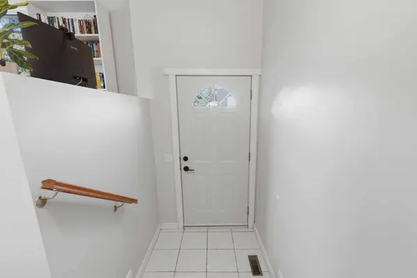 3602 Cedarille DR SW, Calgary, AB T2W 5B2