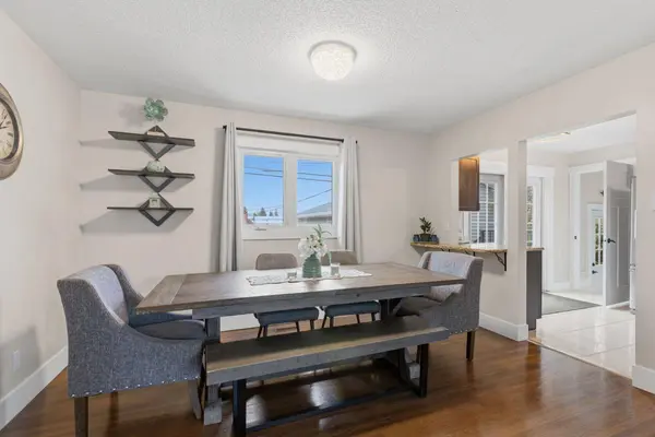 10015 Maplecreek DR SE, Calgary, AB T2J 1T7