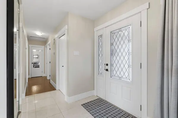 10015 Maplecreek DR SE, Calgary, AB T2J 1T7