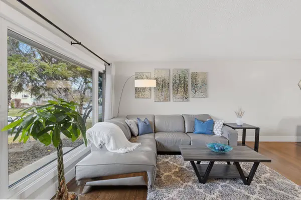 10015 Maplecreek DR SE, Calgary, AB T2J 1T7