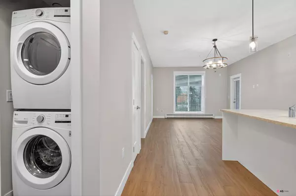 11077 Ravine RD #6, Surrey, BC V3T 0R7