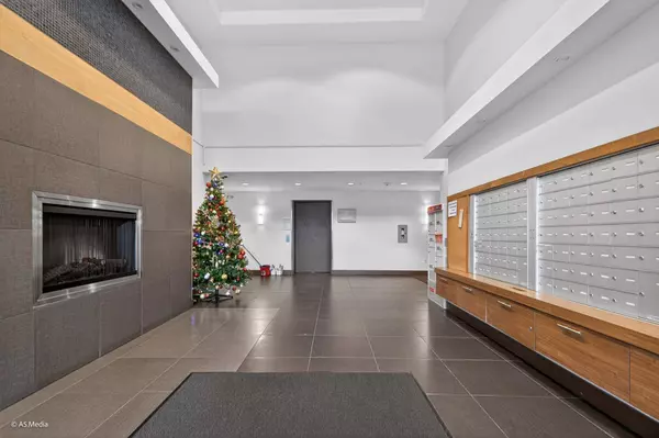 13555 Gateway DR #318, Surrey, BC V3T 0B5