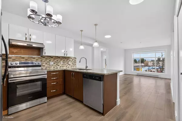 13555 Gateway DR #318, Surrey, BC V3T 0B5