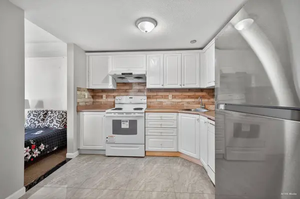 13780 76 AVE #306, Surrey, BC V3W 1E5