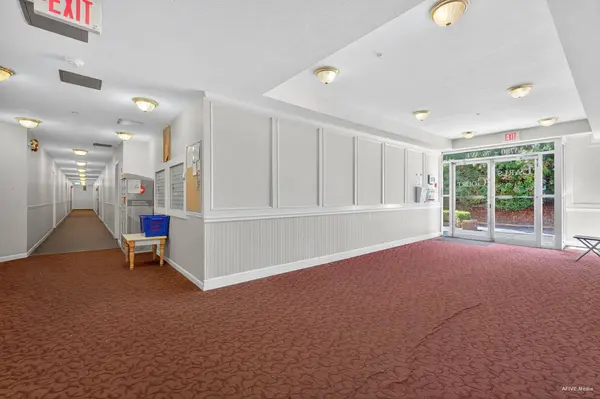 13780 76 AVE #306, Surrey, BC V3W 1E5