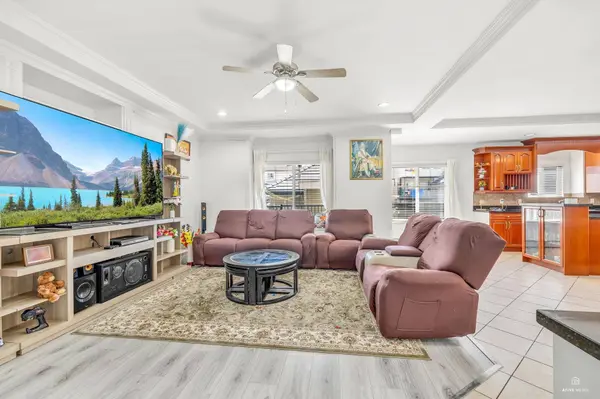 12168 96a AVE, Surrey, BC V3V 7C3