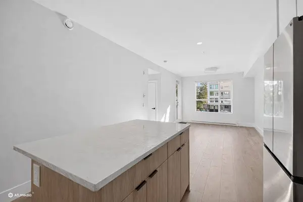 13458 95 AVE #319, Surrey, BC V3V 0H1