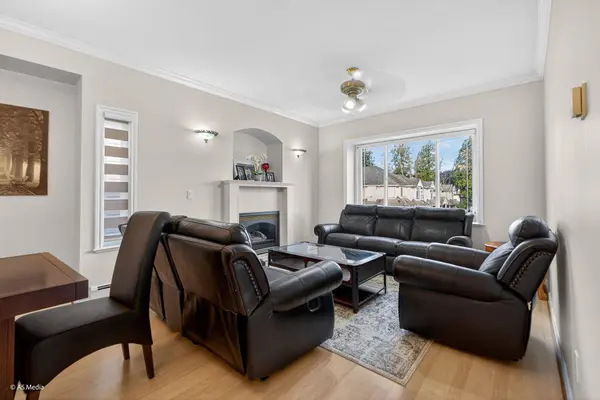 14170 65 AVE, Surrey, BC V3W 1N1