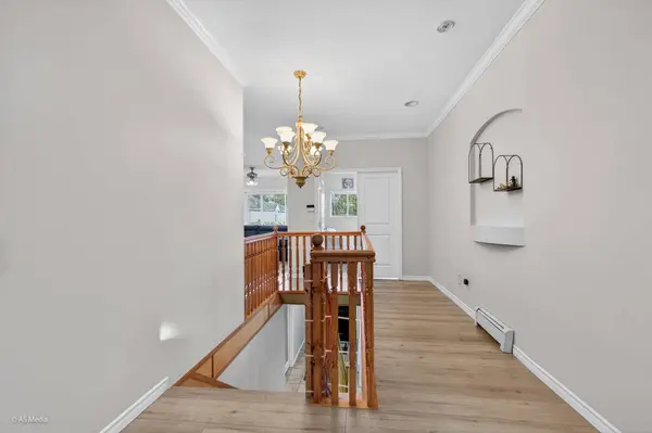 14170 65 AVE, Surrey, BC V3W 1N1