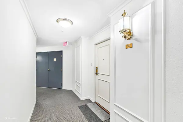 8139 121a ST #303, Surrey, BC V3W 0Z2