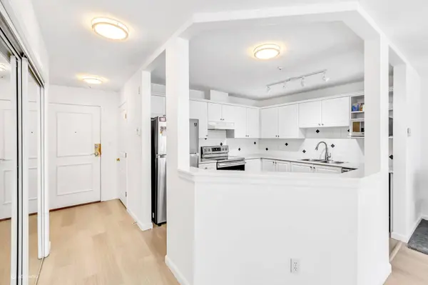 8139 121a ST #303, Surrey, BC V3W 0Z2