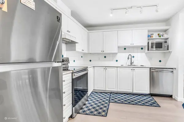 8139 121a ST #303, Surrey, BC V3W 0Z2