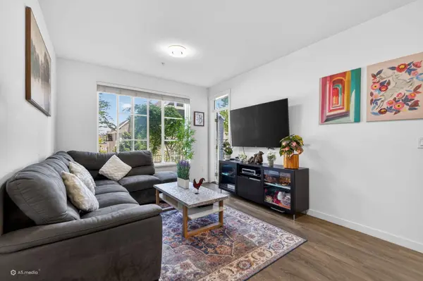 13623 81a AVE #115, Surrey, BC V3W 3N7