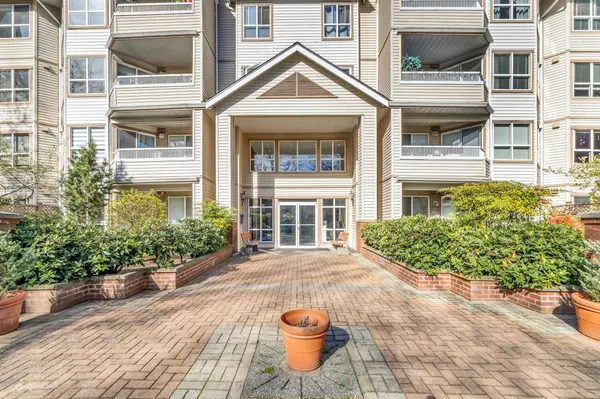 8139 121a ST #303, Surrey, BC V3W 0Z2