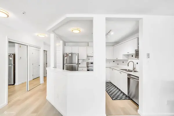 8139 121a ST #303, Surrey, BC V3W 0Z2
