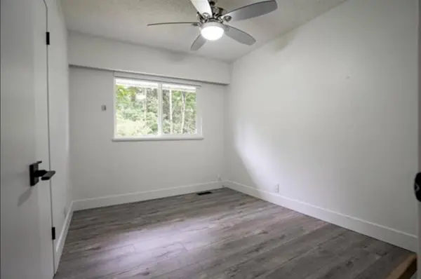 11318 Glen Avon DR, Surrey, BC V3R 4Y5
