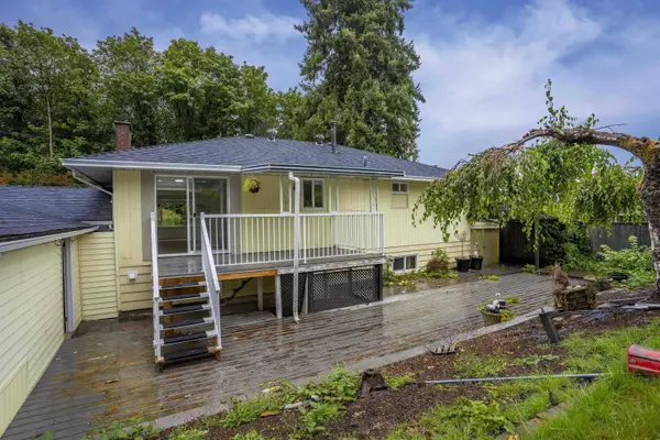 11318 Glen Avon DR, Surrey, BC V3R 4Y5