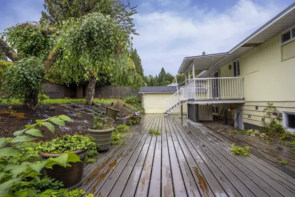 11318 Glen Avon DR, Surrey, BC V3R 4Y5