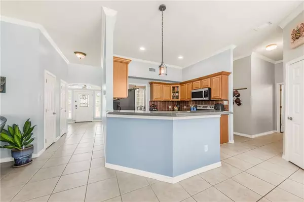 9413 Whitney LN, College Station, TX 77845