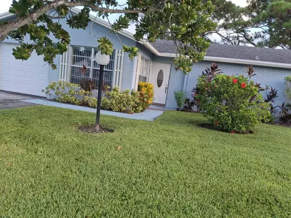 6301 Silver Moon Ln, Greenacres, FL 33463